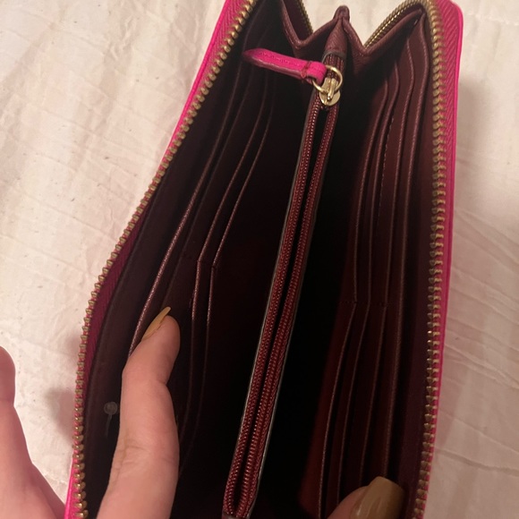 Hot Pink Fossil Wallet - Picture 4 of 7